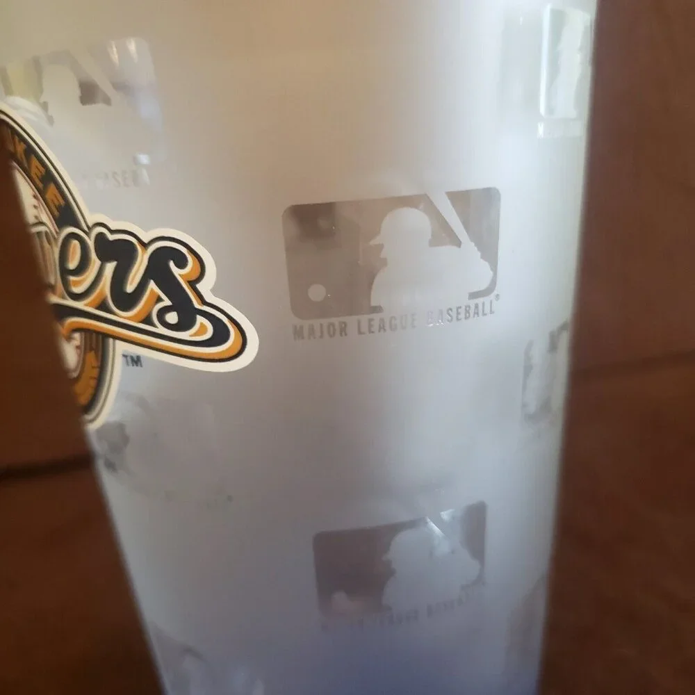 MLB Satin Frosted‎ 16oz Pint Glass Milwaukee Brewers Major League Baseball